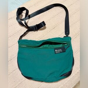 Lululemon Clean Lines Crossbody Bag